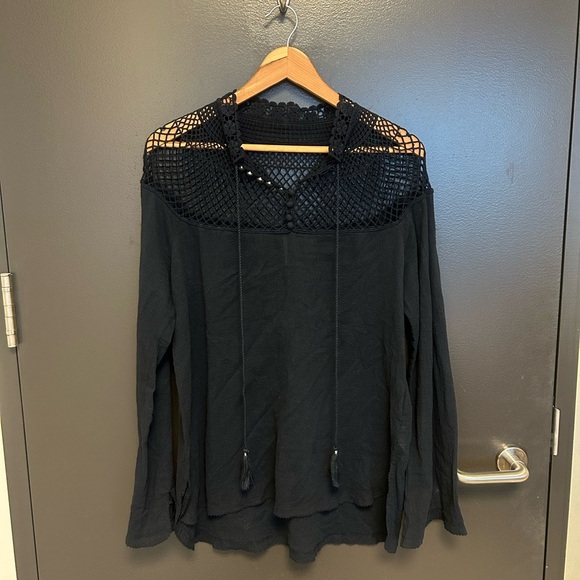 Free People size L cutout blouse in navy size L great used condition - Picture 13 of 16